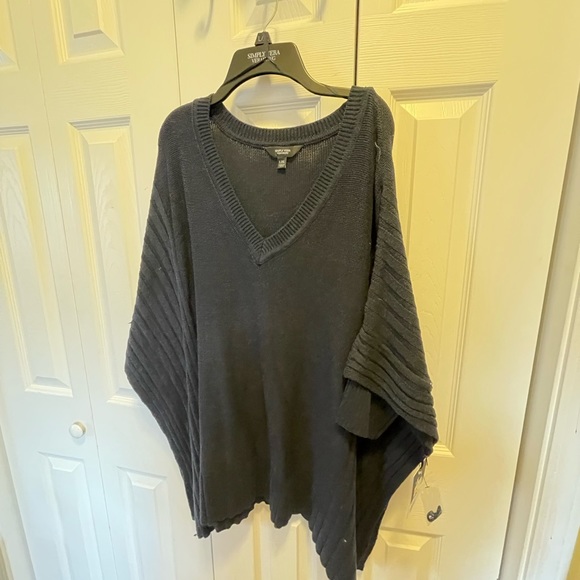 Ladies sweater top - Picture 1 of 4